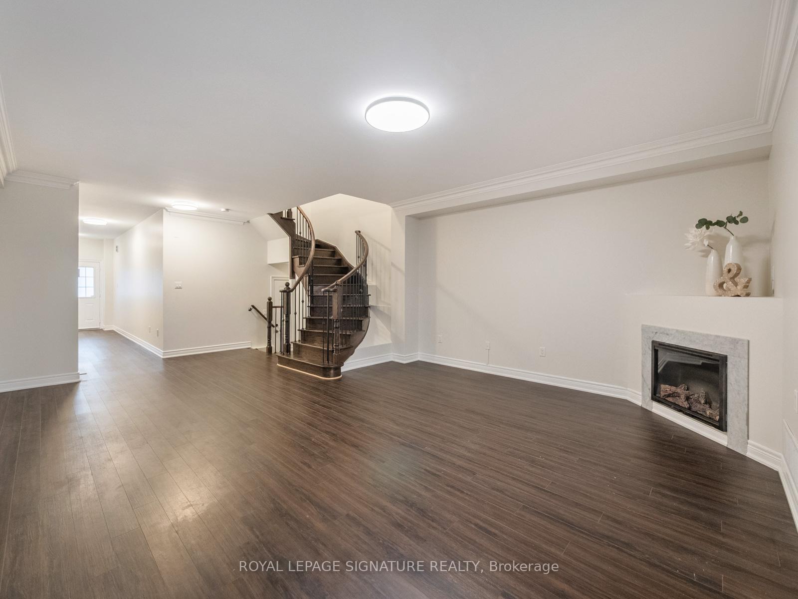 Photo 8 of 277 Bathurst Glen Drive, Vaughan, Patterson — HOMEH