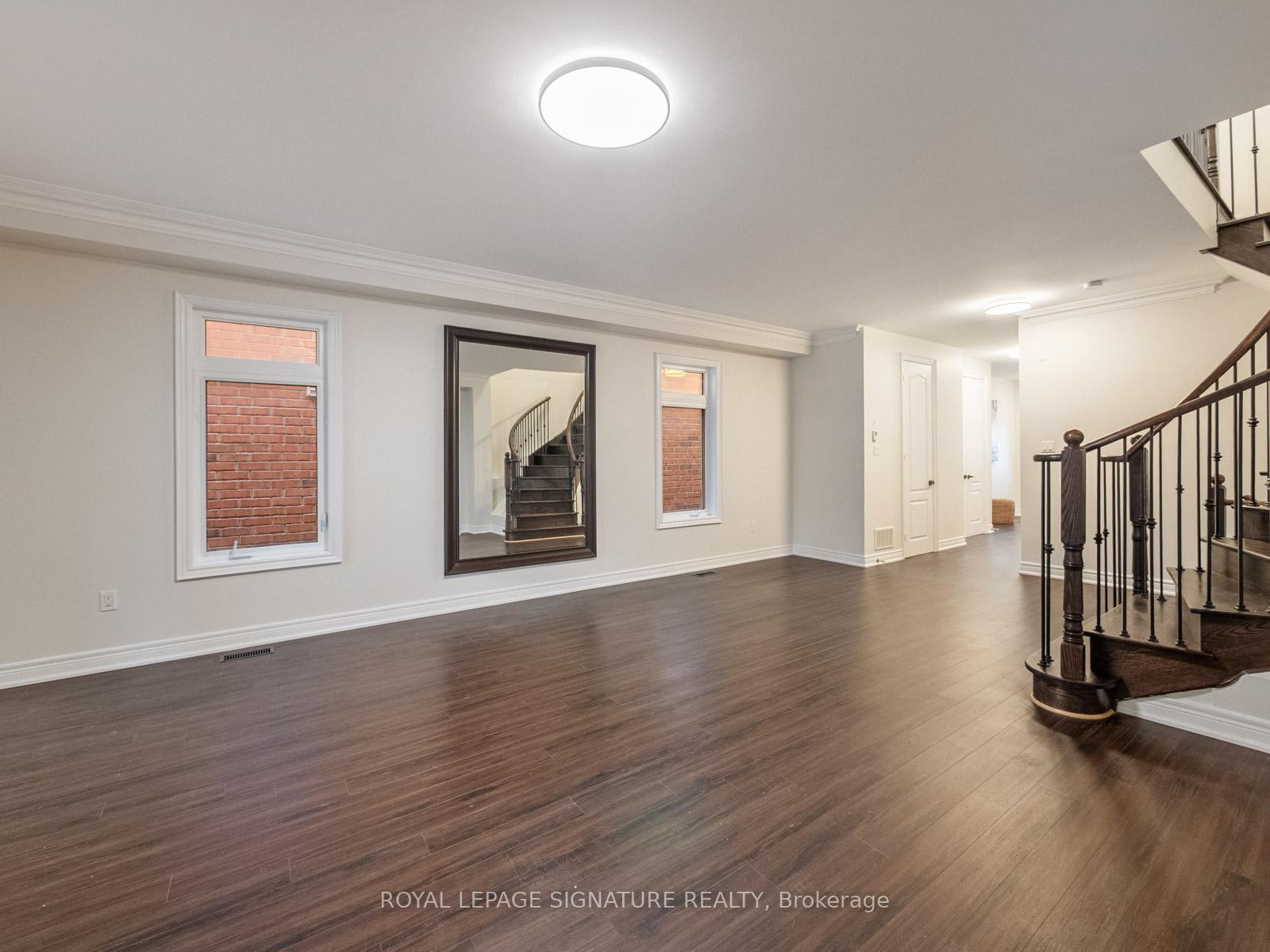 Photo 10 of 277 Bathurst Glen Drive, Vaughan, Patterson — HOMEH