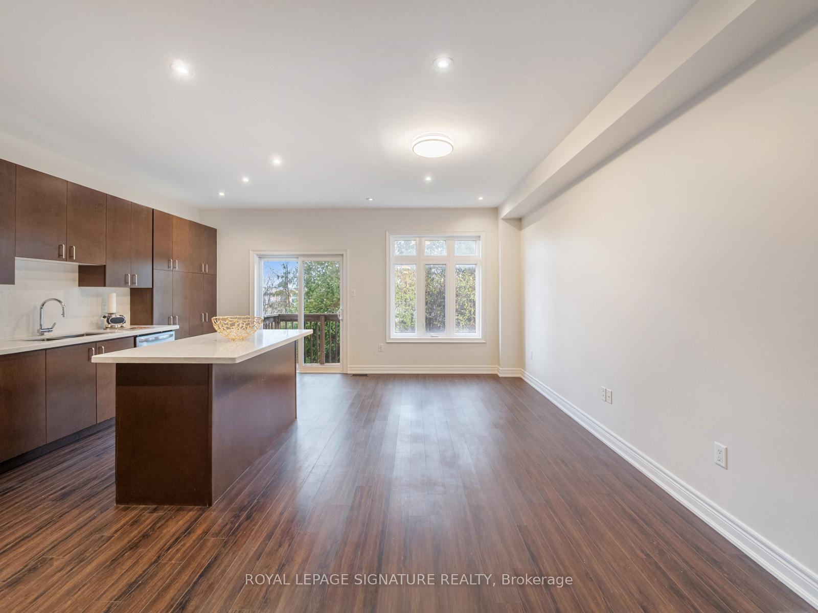 Photo 12 of 277 Bathurst Glen Drive, Vaughan, Patterson — HOMEH
