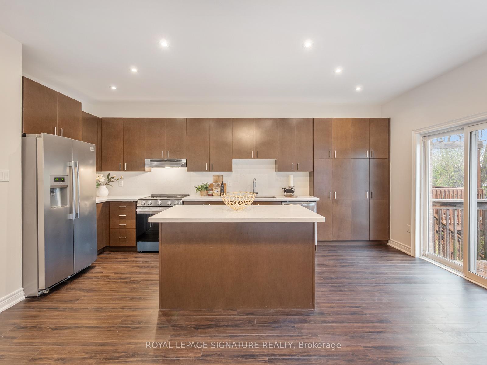 Photo 15 of 277 Bathurst Glen Drive, Vaughan, Patterson — HOMEH
