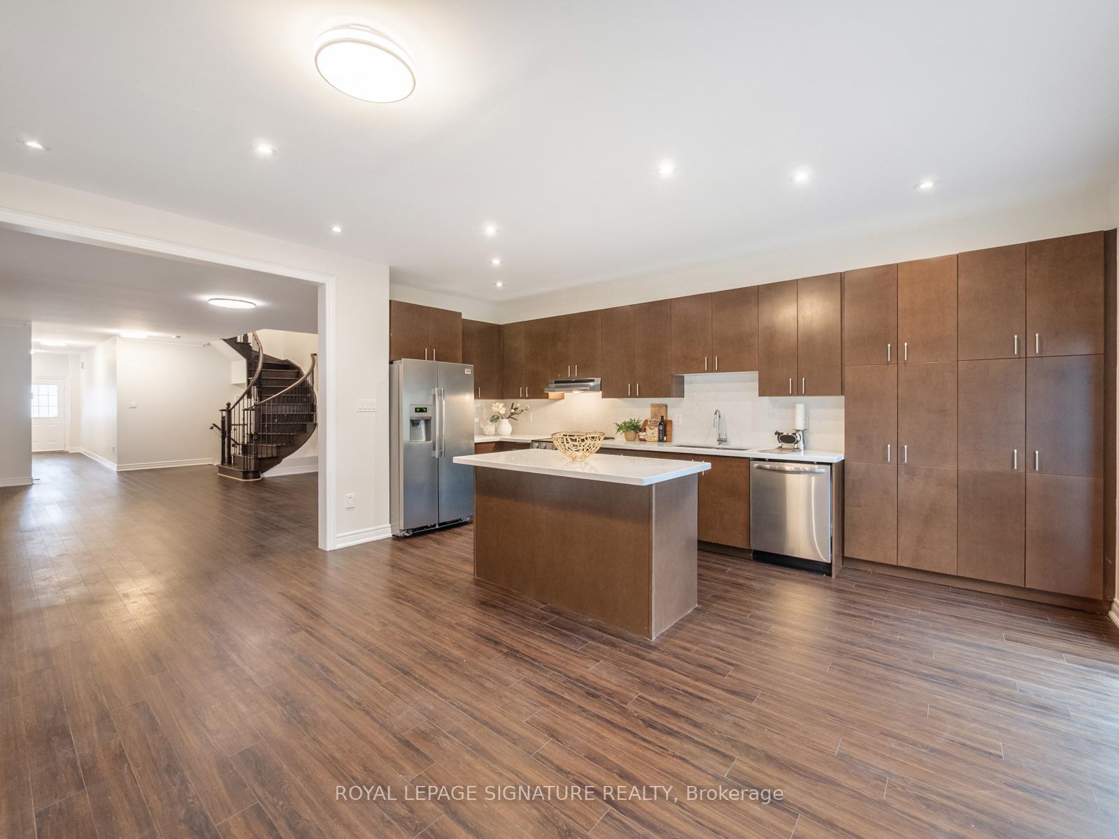 Photo 16 of 277 Bathurst Glen Drive, Vaughan, Patterson — HOMEH