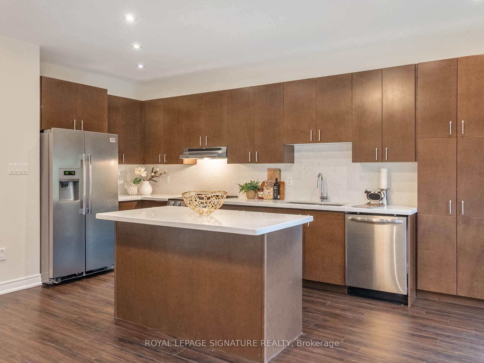 Photo 17 of 277 Bathurst Glen Drive, Vaughan, Patterson — HOMEH