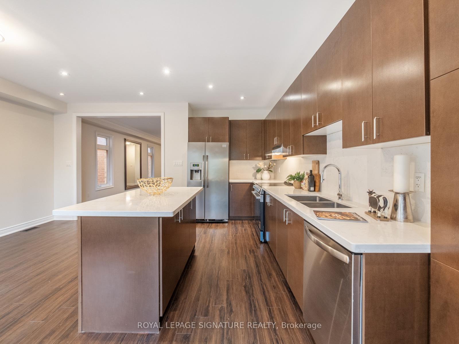 Photo 18 of 277 Bathurst Glen Drive, Vaughan, Patterson — HOMEH