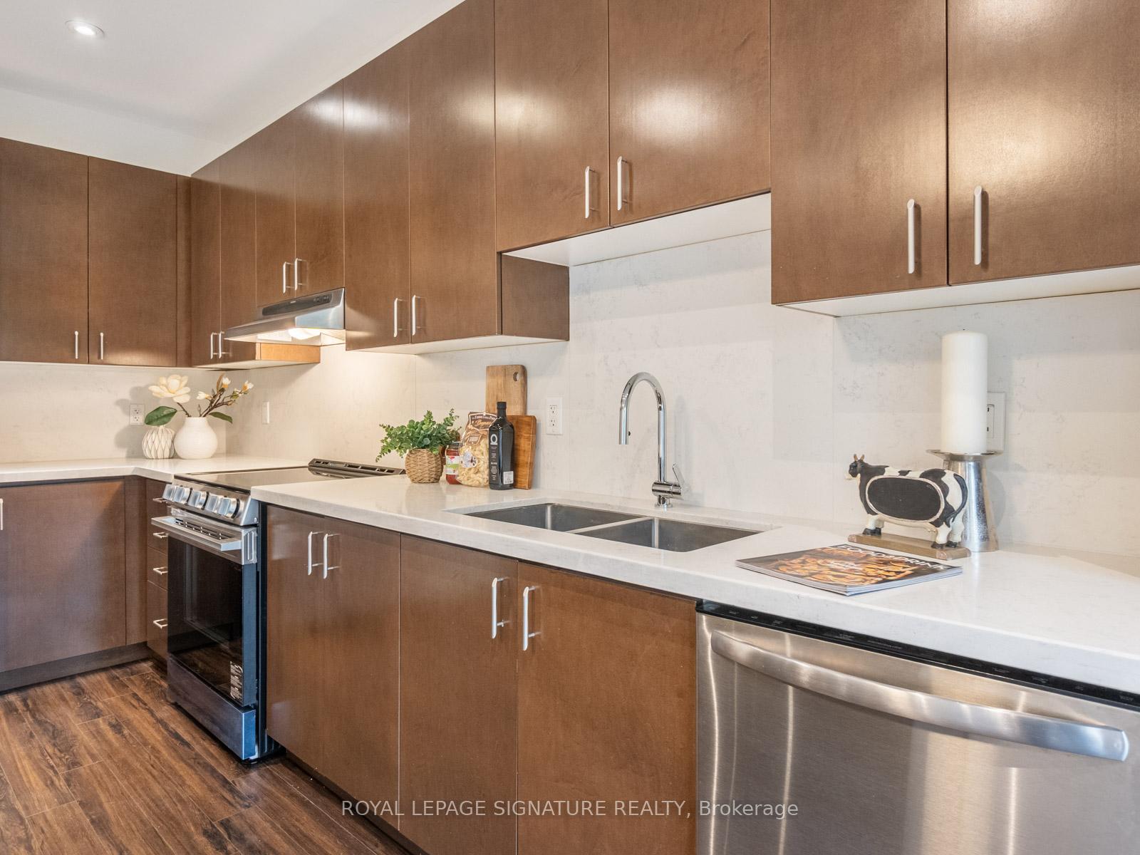 Photo 19 of 277 Bathurst Glen Drive, Vaughan, Patterson — HOMEH
