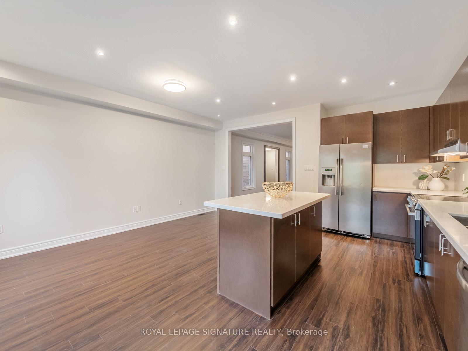 Photo 20 of 277 Bathurst Glen Drive, Vaughan, Patterson — HOMEH