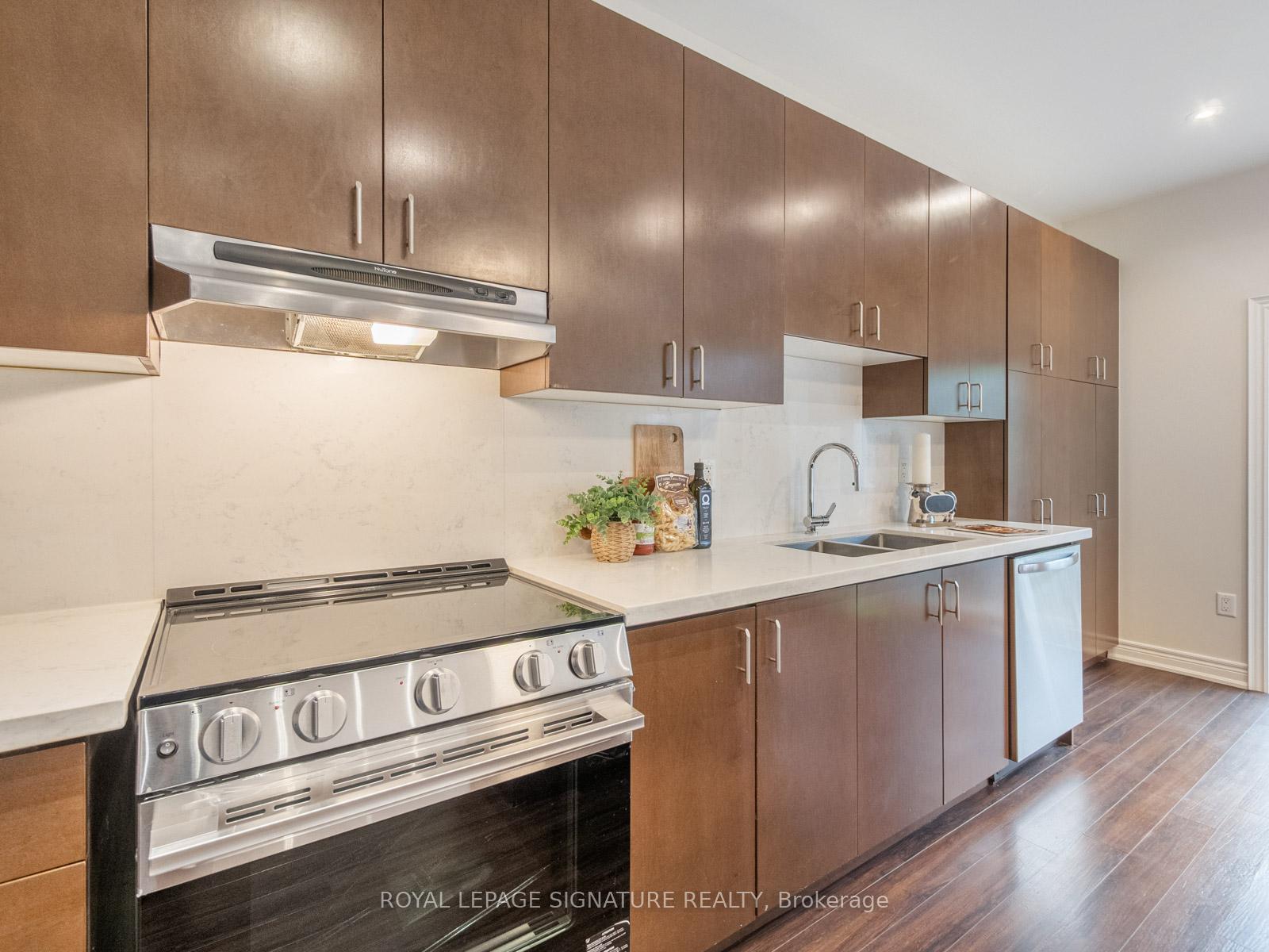 Photo 22 of 277 Bathurst Glen Drive, Vaughan, Patterson — HOMEH