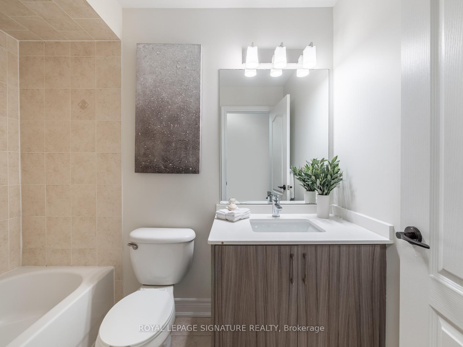 Photo 35 of 277 Bathurst Glen Drive, Vaughan, Patterson — HOMEH