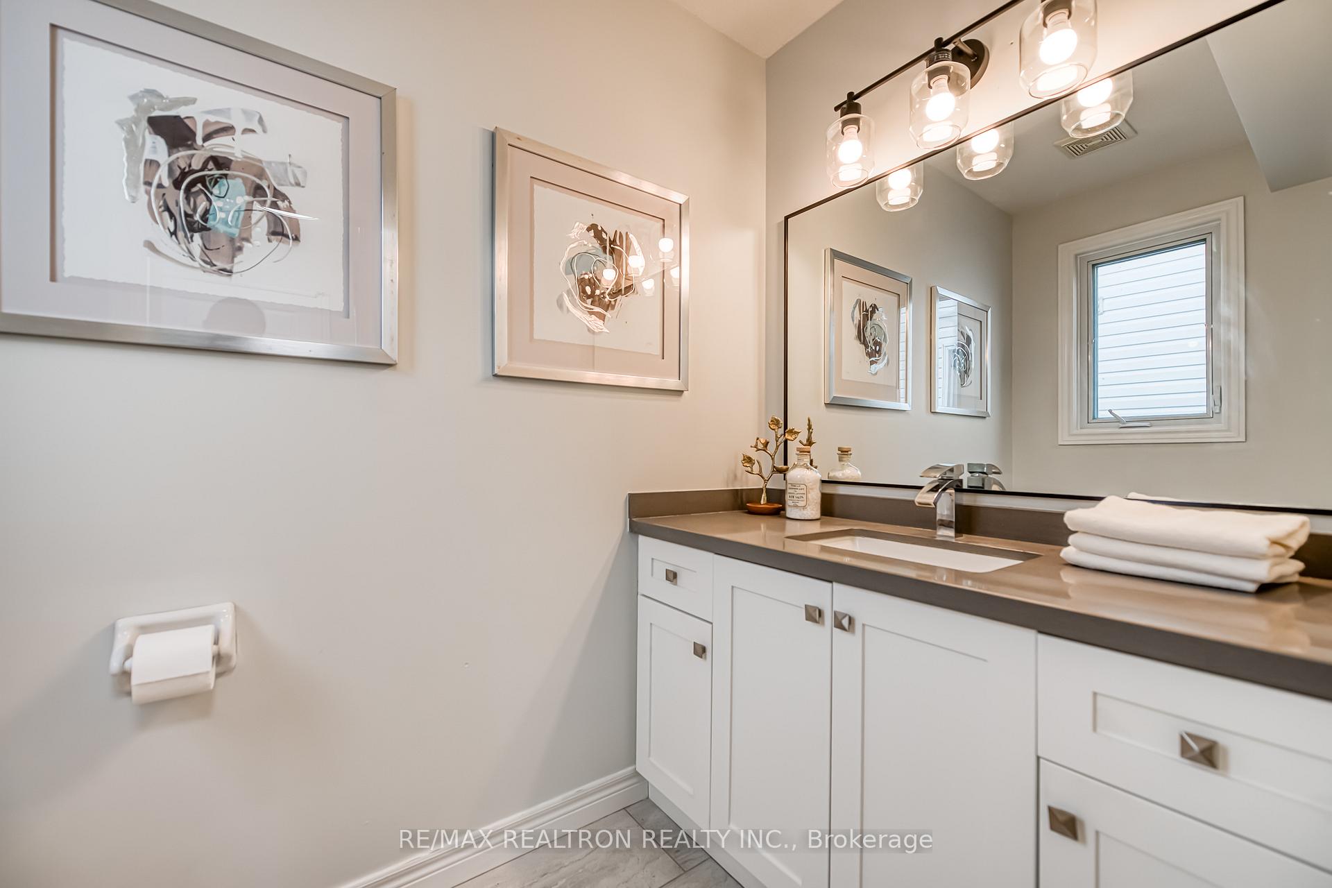 Photo 8 of 634 Violet Street, Waterloo, Columbia Forest — HOMEH