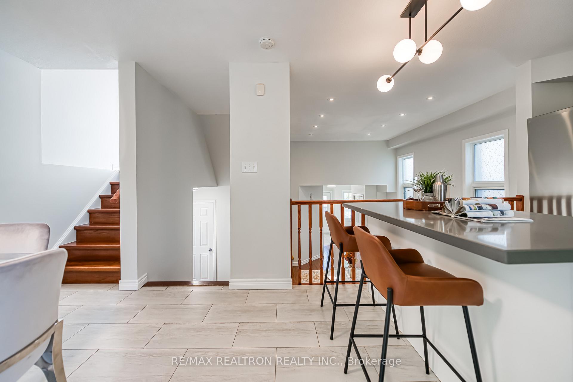 Photo 15 of 634 Violet Street, Waterloo, Columbia Forest — HOMEH