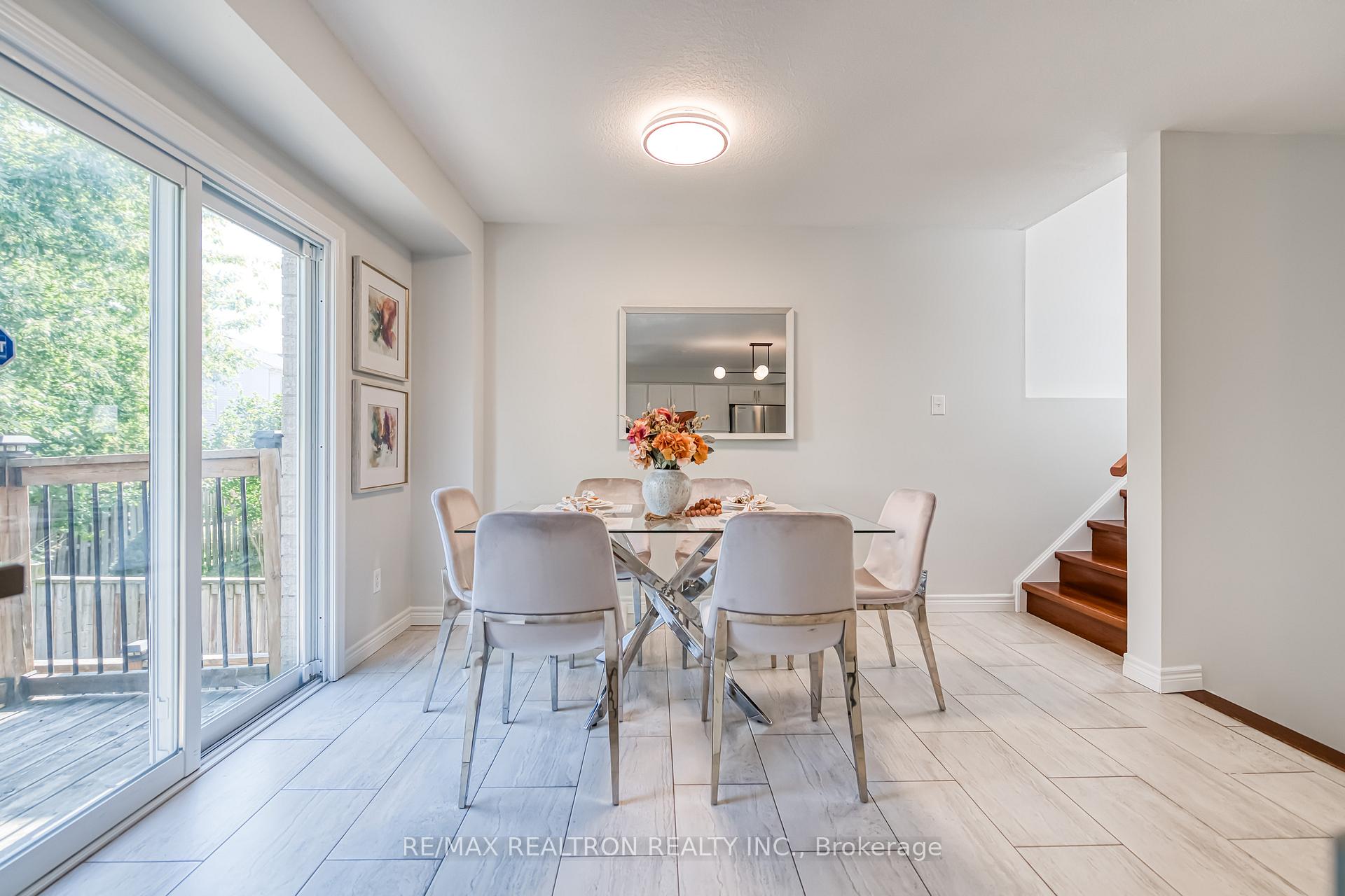 Photo 22 of 634 Violet Street, Waterloo, Columbia Forest — HOMEH