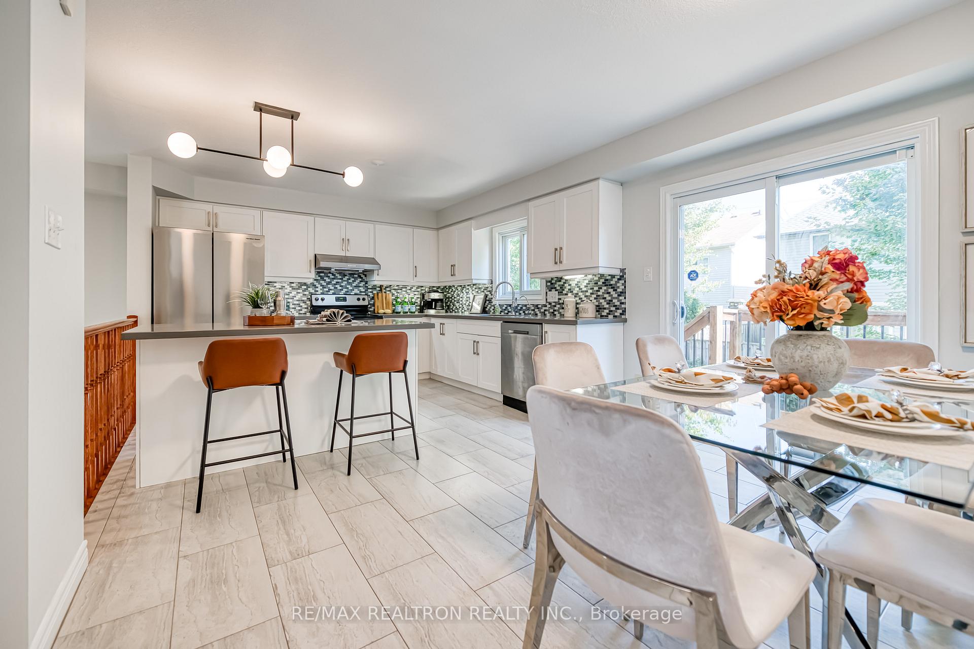 Photo 23 of 634 Violet Street, Waterloo, Columbia Forest — HOMEH