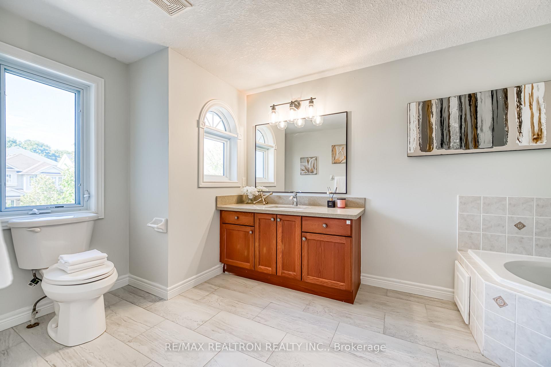 Photo 26 of 634 Violet Street, Waterloo, Columbia Forest — HOMEH