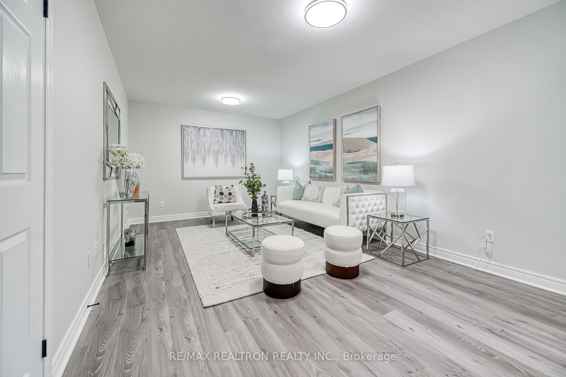 Photo 32 of 634 Violet Street, Waterloo, Columbia Forest — HOMEH