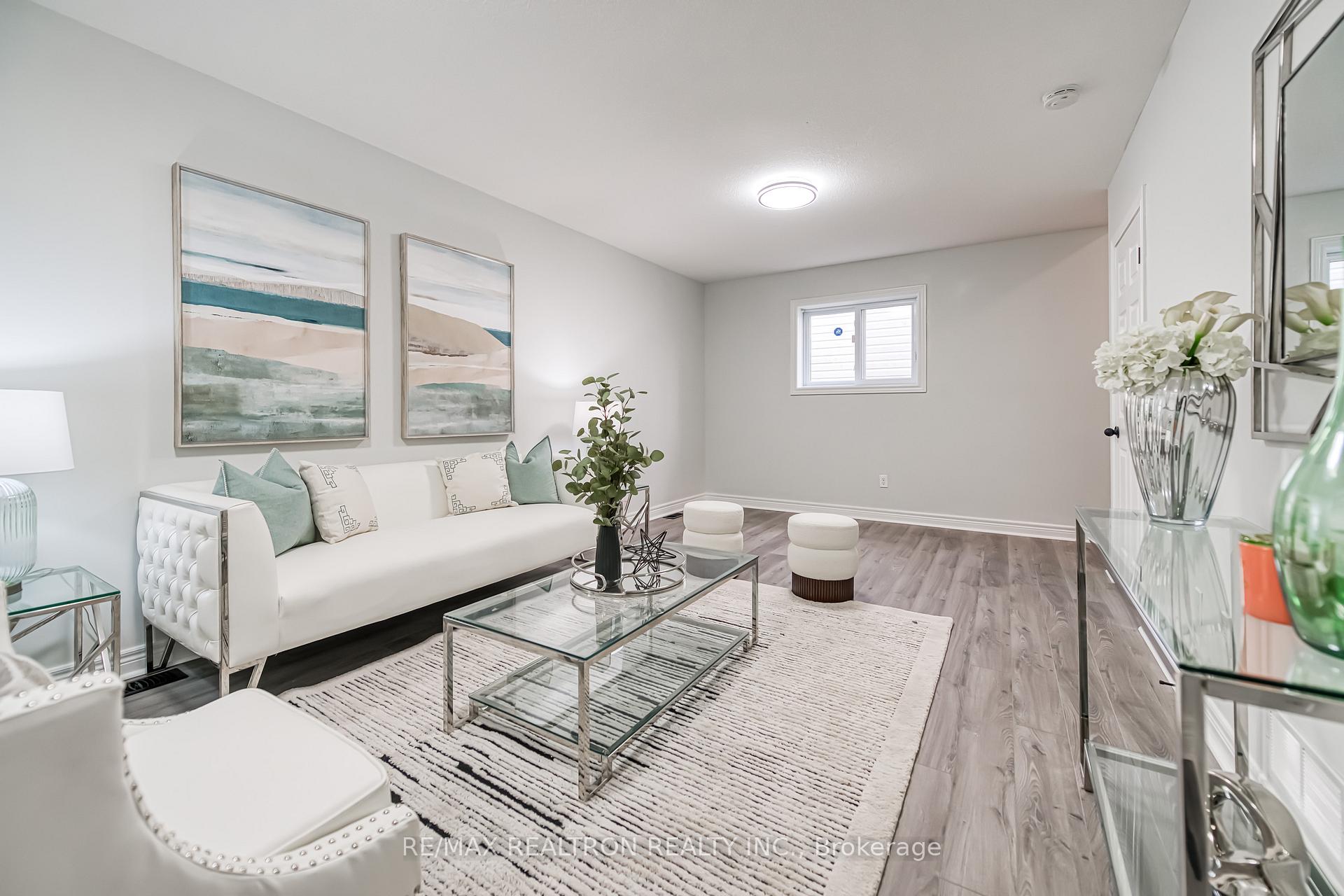 Photo 34 of 634 Violet Street, Waterloo, Columbia Forest — HOMEH