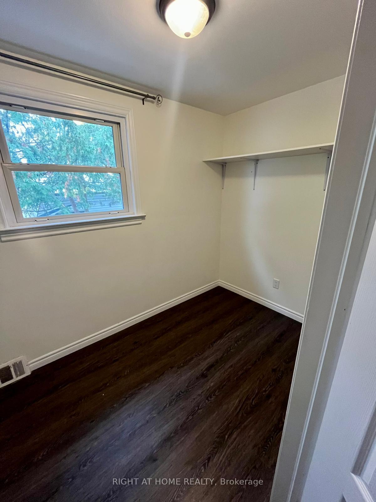 Photo 12 of 91 Victoria Street, Barrie, Sanford — HOMEH