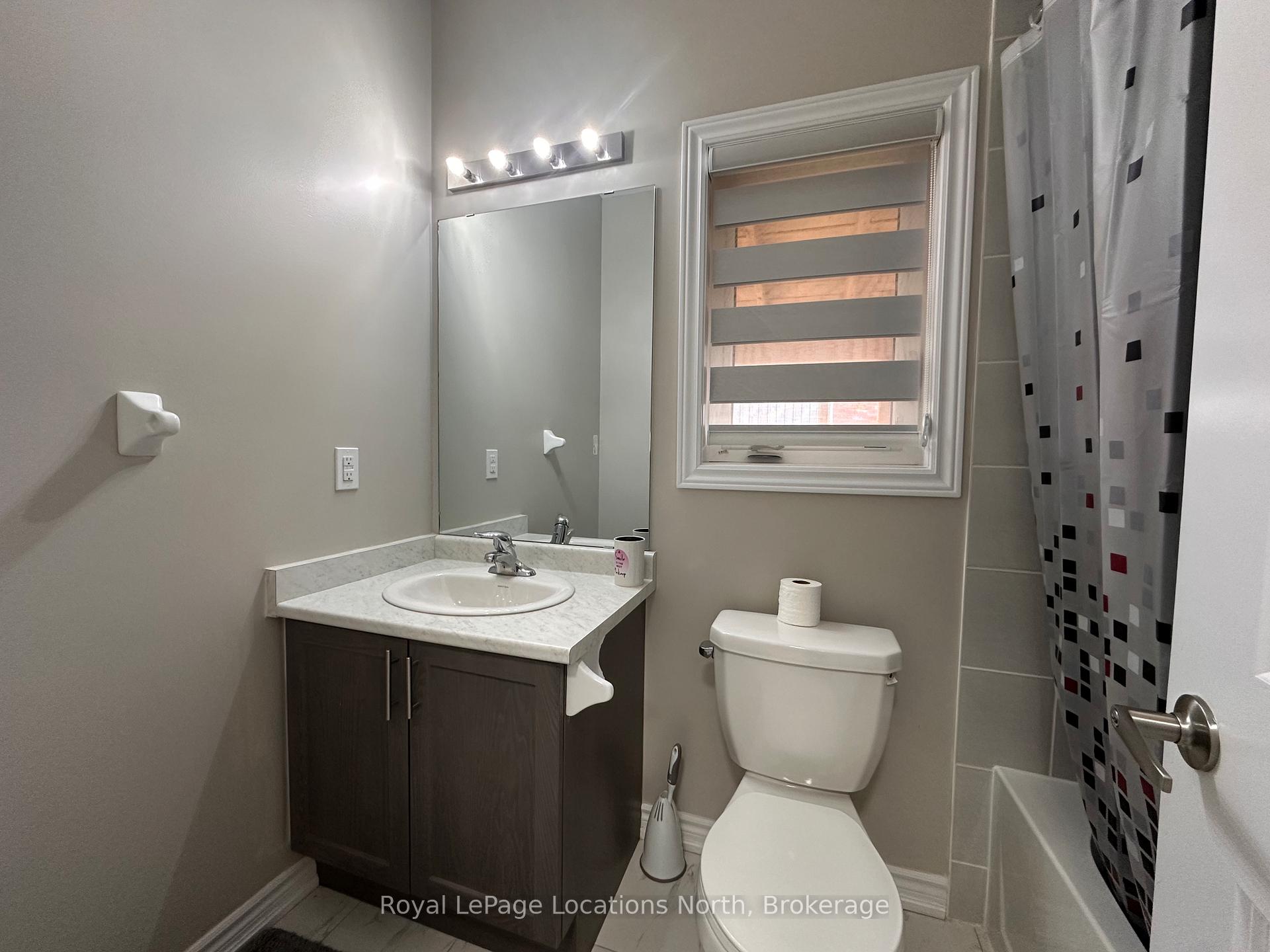 Photo 11 of Unit main, 9 Bianca Crescent, Wasaga Beach — HOMEH