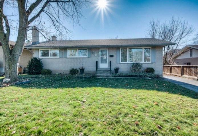 Photo 1 of 251 Willowdale Place, Waterloo — HOMEH