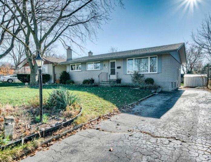 Photo 2 of 251 Willowdale Place, Waterloo — HOMEH