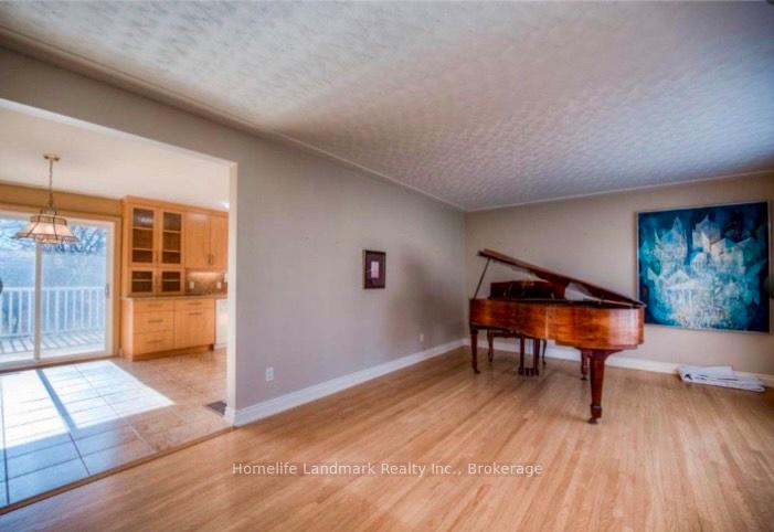Photo 4 of 251 Willowdale Place, Waterloo — HOMEH