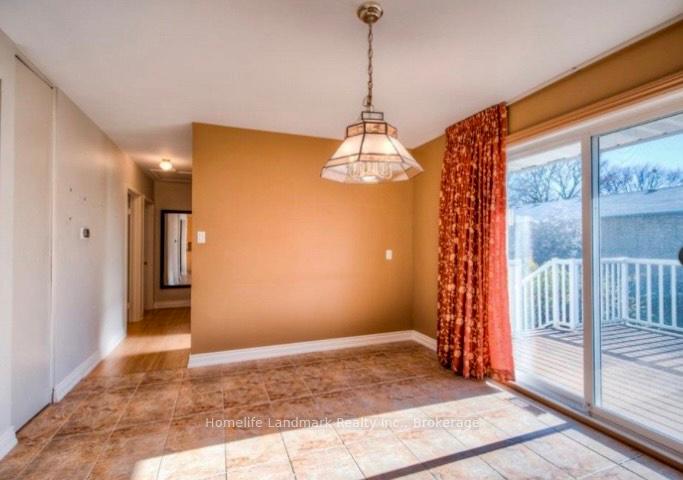 Photo 5 of 251 Willowdale Place, Waterloo — HOMEH