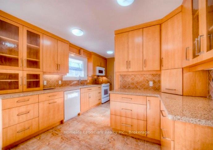 Photo 7 of 251 Willowdale Place, Waterloo — HOMEH