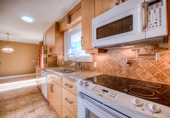 Photo 8 of 251 Willowdale Place, Waterloo — HOMEH