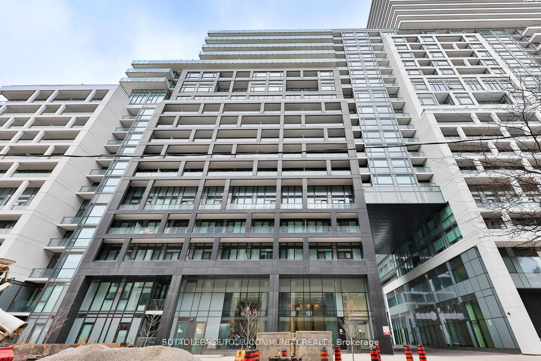 Front of Unit 1422, 60 Princess Street