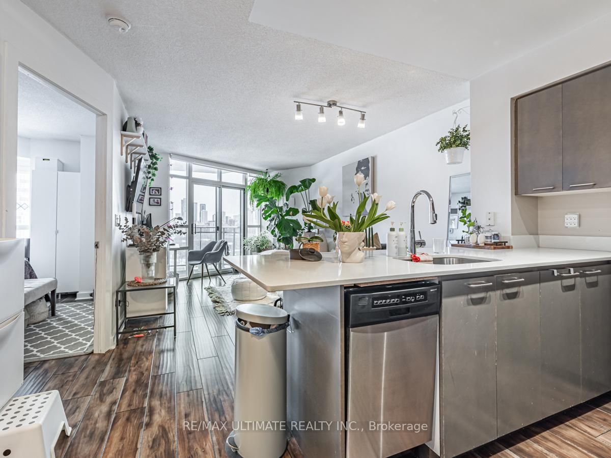 Photo 3 of Unit 1410, 255 Richmond St E, Toronto, Moss Park — HOMEH