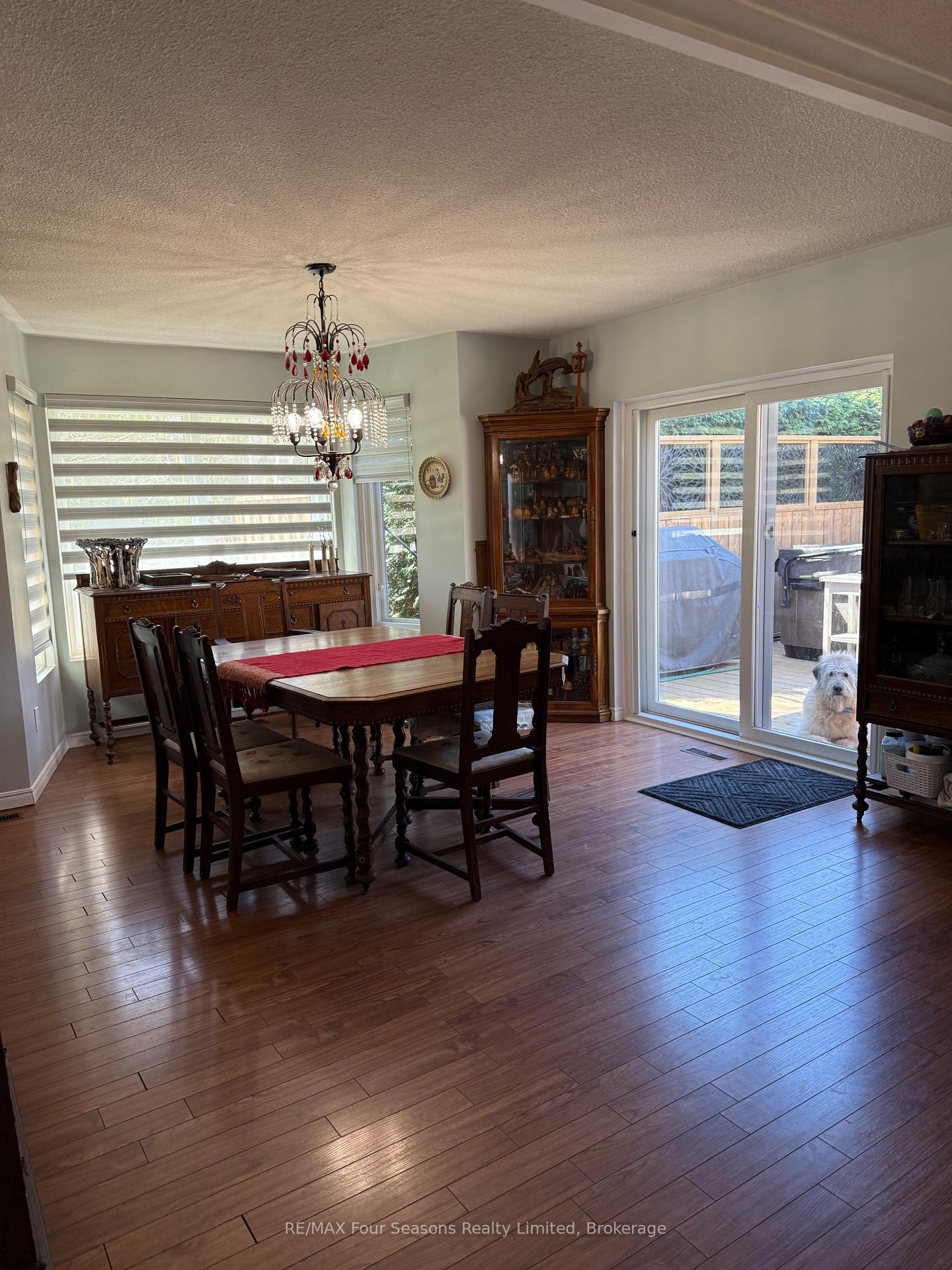 Photo 4 of 3 Bridgeview Court, Wasaga Beach — HOMEH