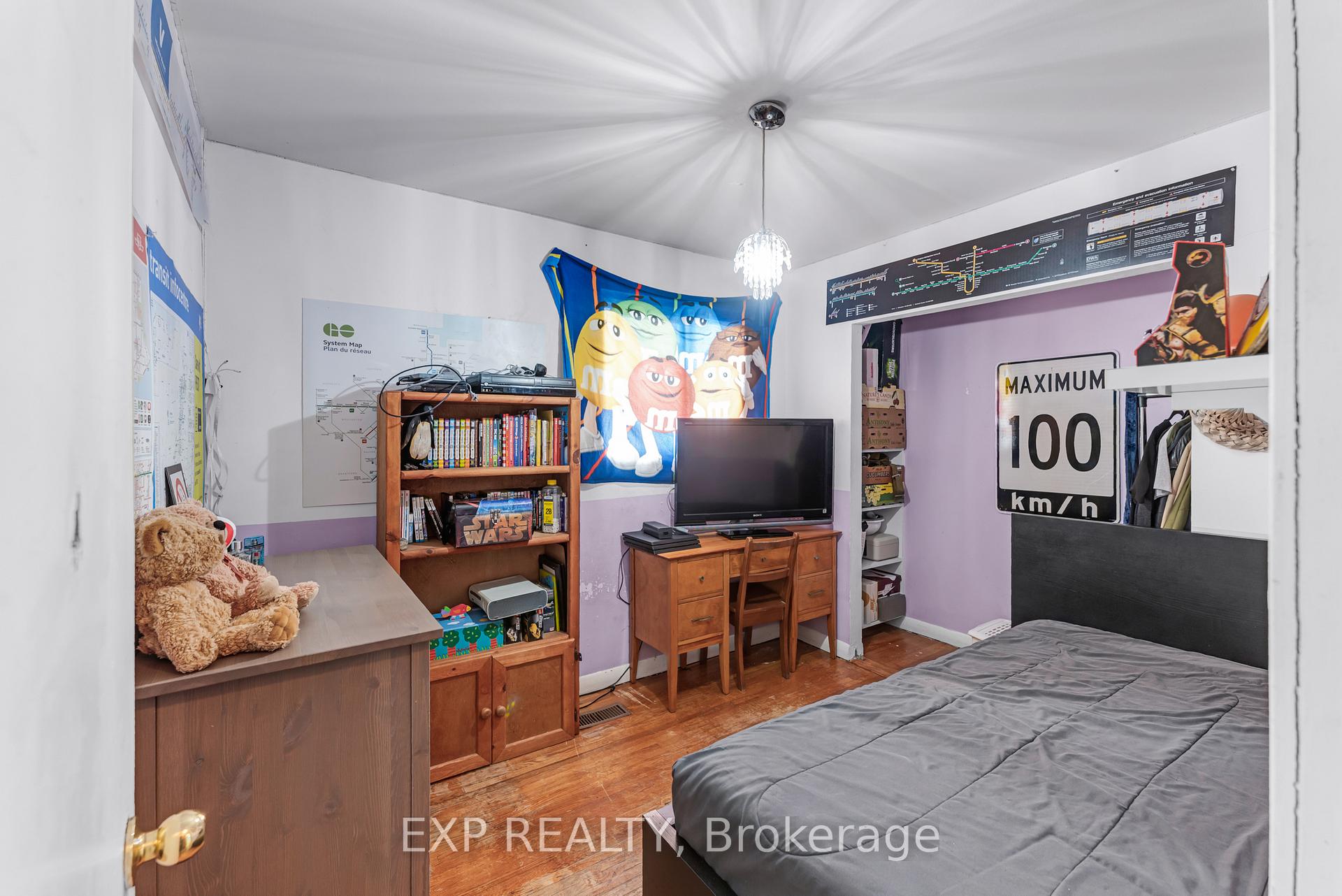 Photo 14 of 5 Kitimat Crescent, Aurora, Aurora Heights — HOMEH