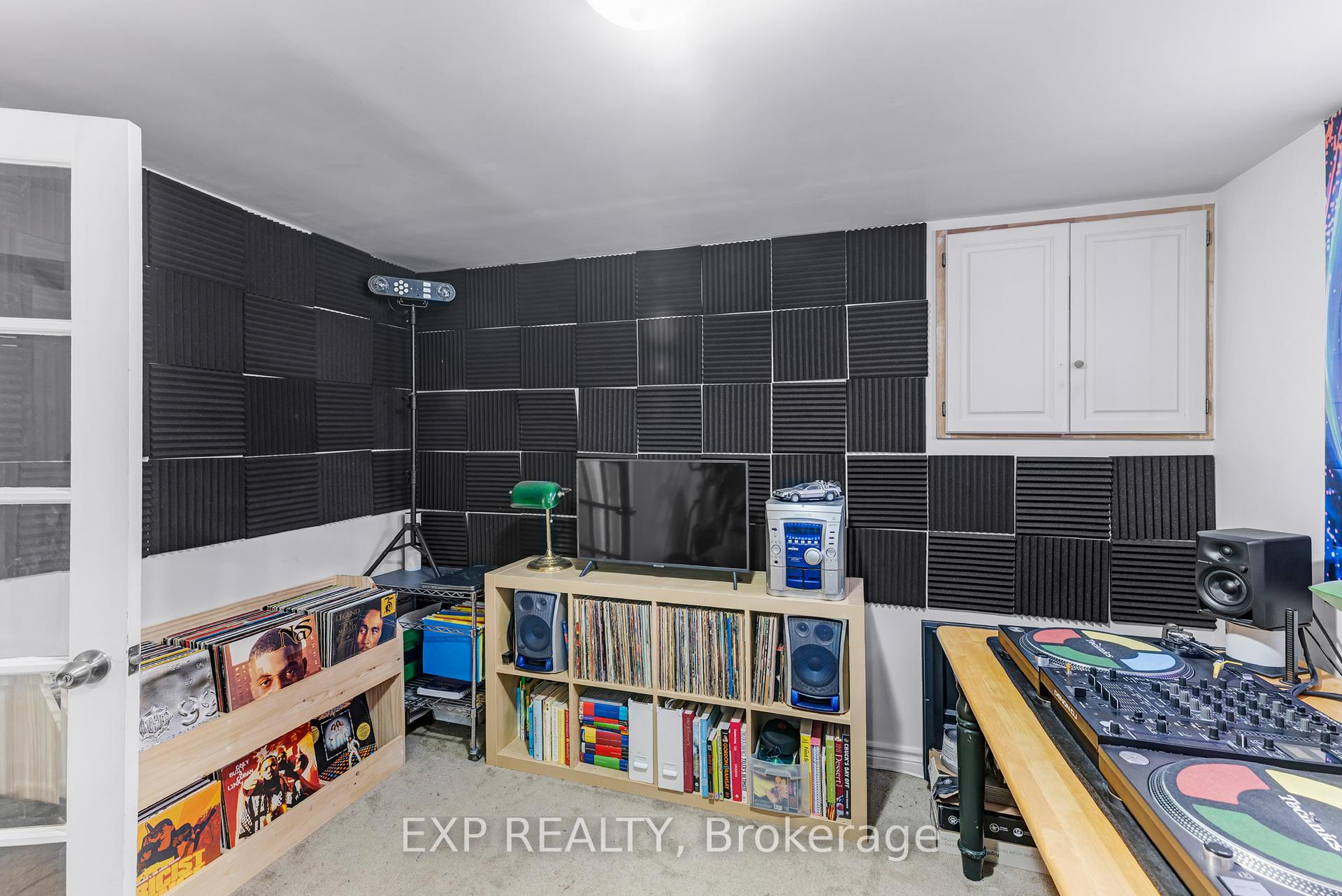 Photo 24 of 5 Kitimat Crescent, Aurora, Aurora Heights — HOMEH