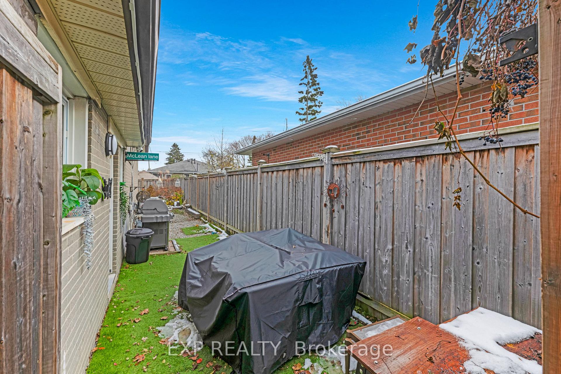 Photo 27 of 5 Kitimat Crescent, Aurora, Aurora Heights — HOMEH