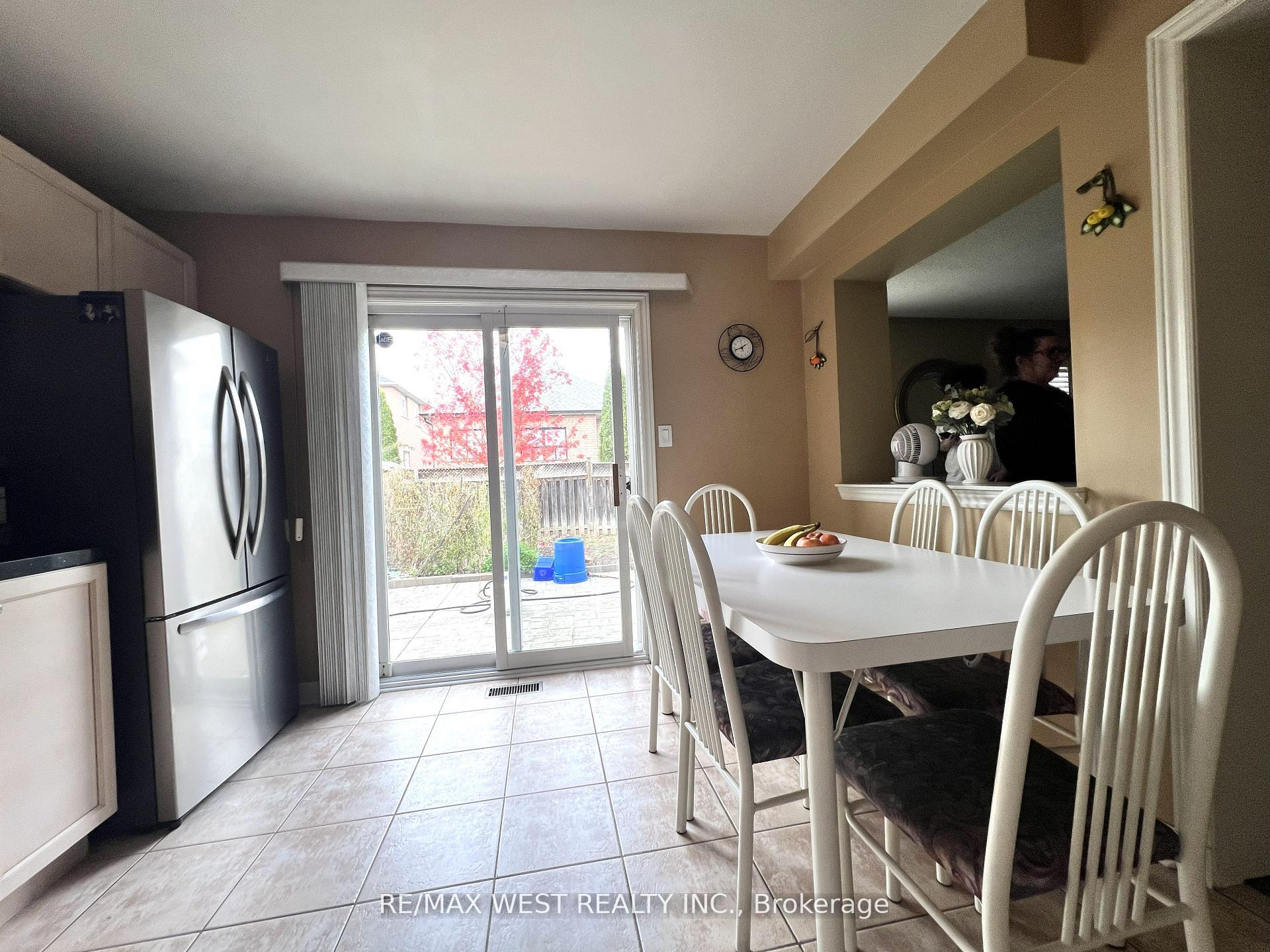 Photo 8 of 40 Toscana Road, Vaughan, Sonoma Heights — HOMEH