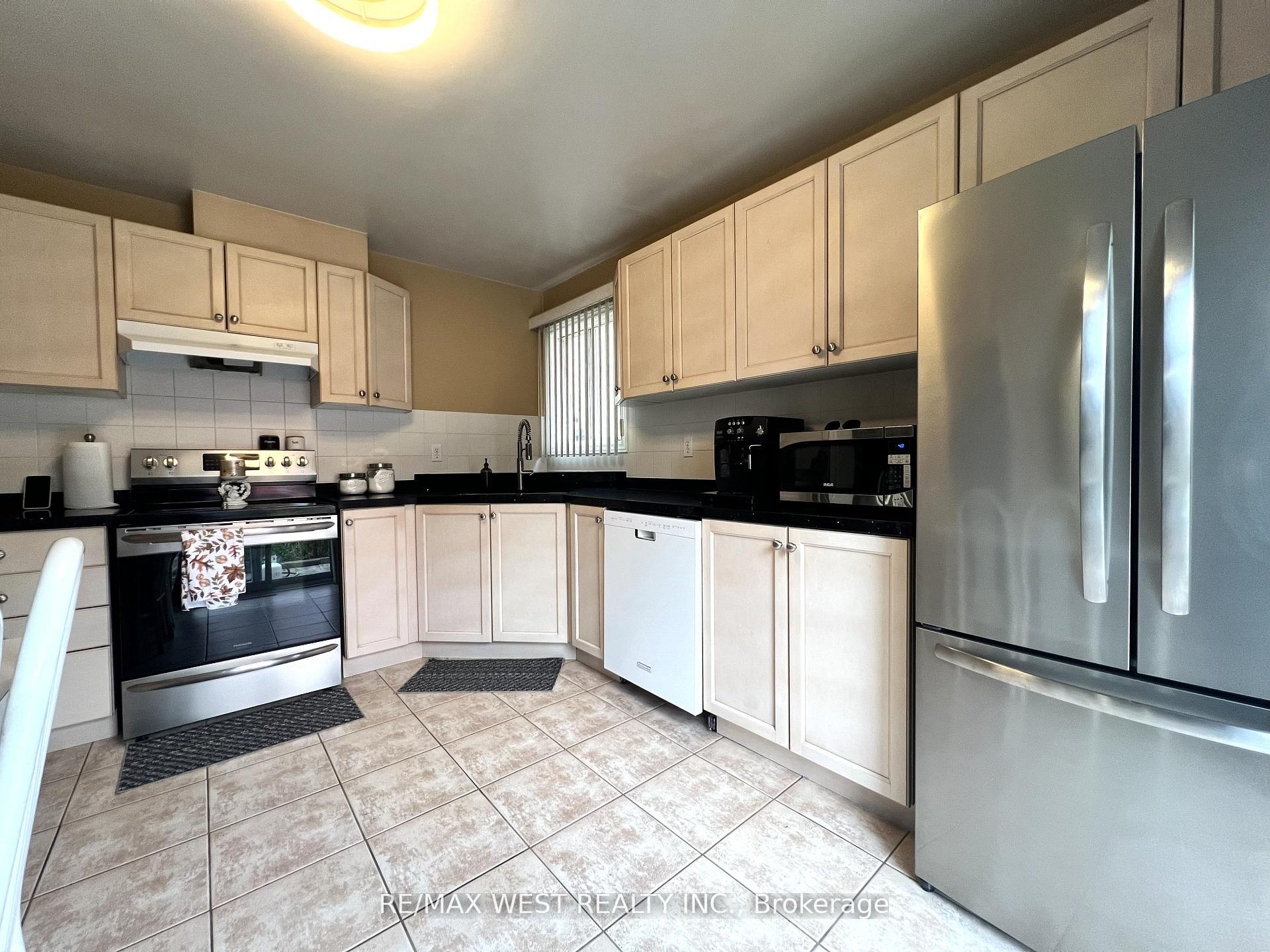 Photo 9 of 40 Toscana Road, Vaughan, Sonoma Heights — HOMEH