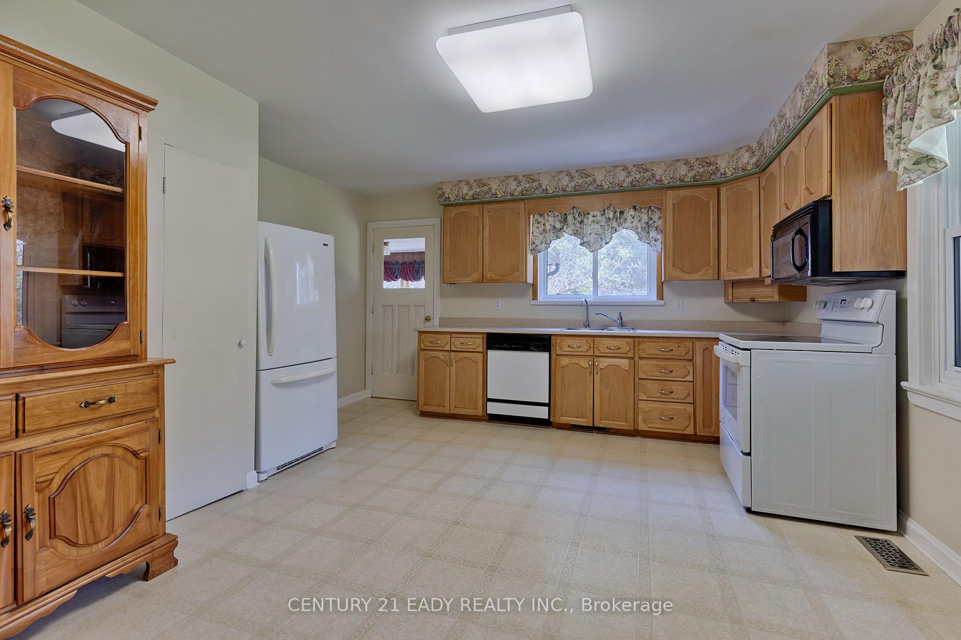 Photo 8 of 877A Foymount Road, Bonnechere Valley, Eganville/Bonnechere Twp — HOMEH