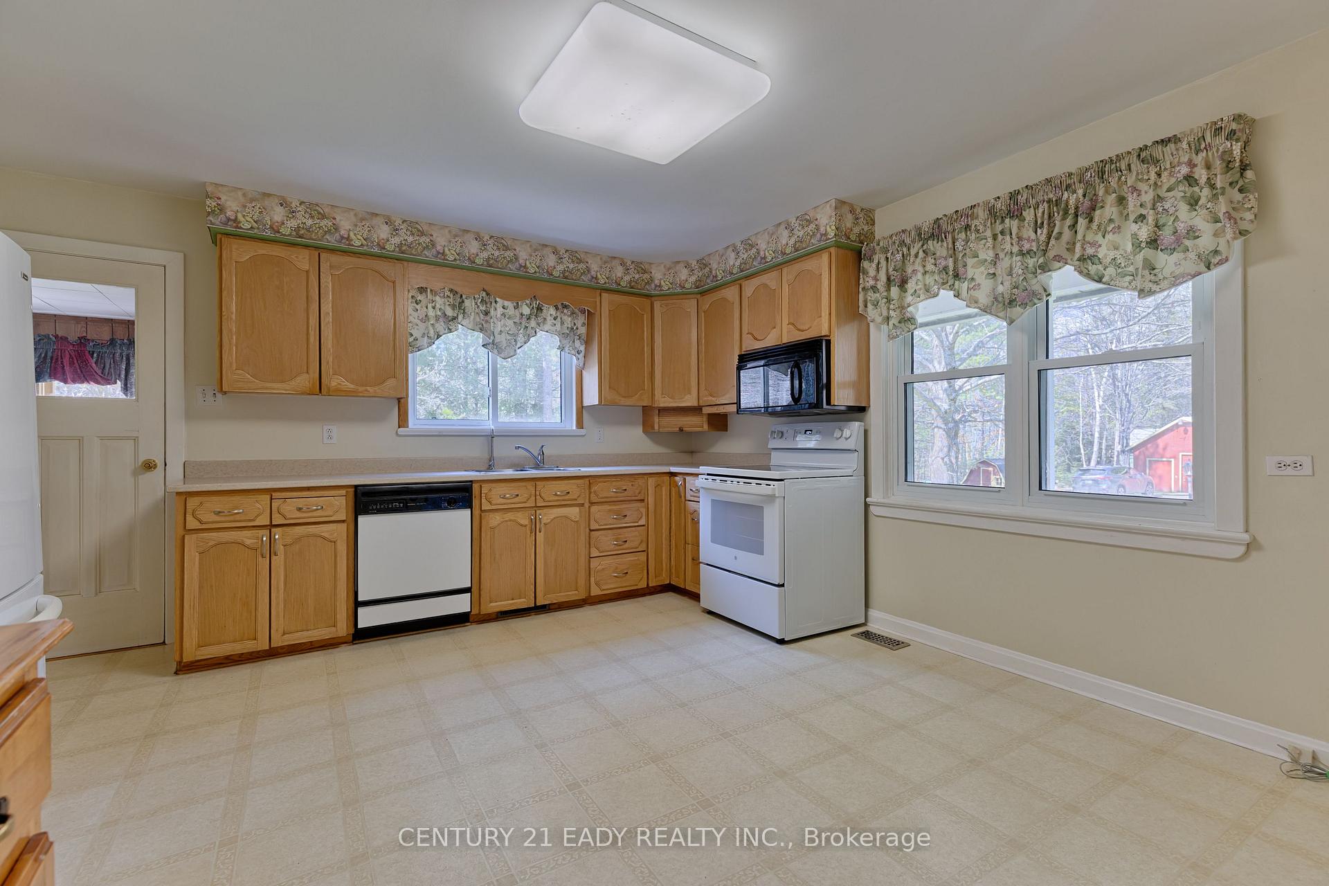 Photo 9 of 877A Foymount Road, Bonnechere Valley, Eganville/Bonnechere Twp — HOMEH