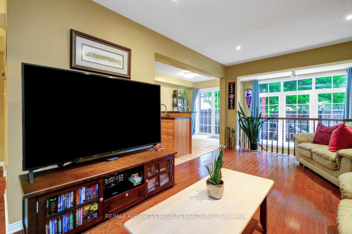 Photo 8 of 310 Silbrass Private, Ottawa, Barrhaven - Stonebridge — HOMEH