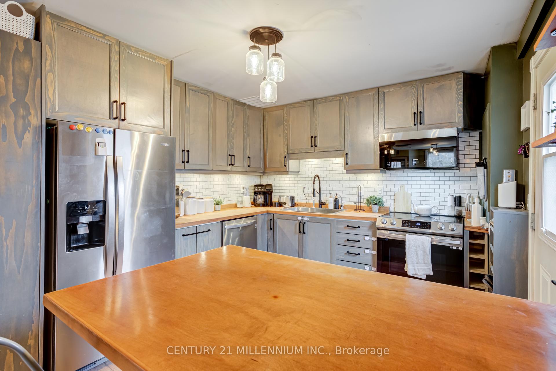 Photo 8 of 25 Mill Street, Amaranth, Rural Amaranth — HOMEH