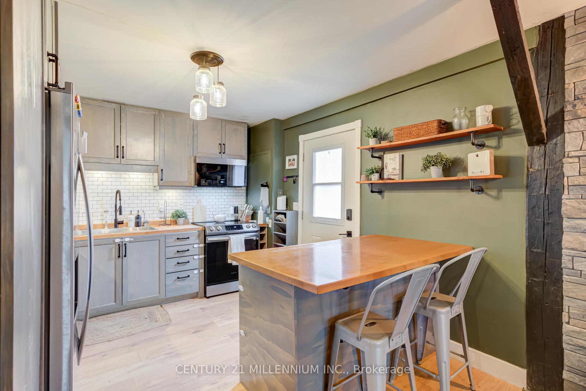 Photo 18 of 25 Mill Street, Amaranth, Rural Amaranth — HOMEH