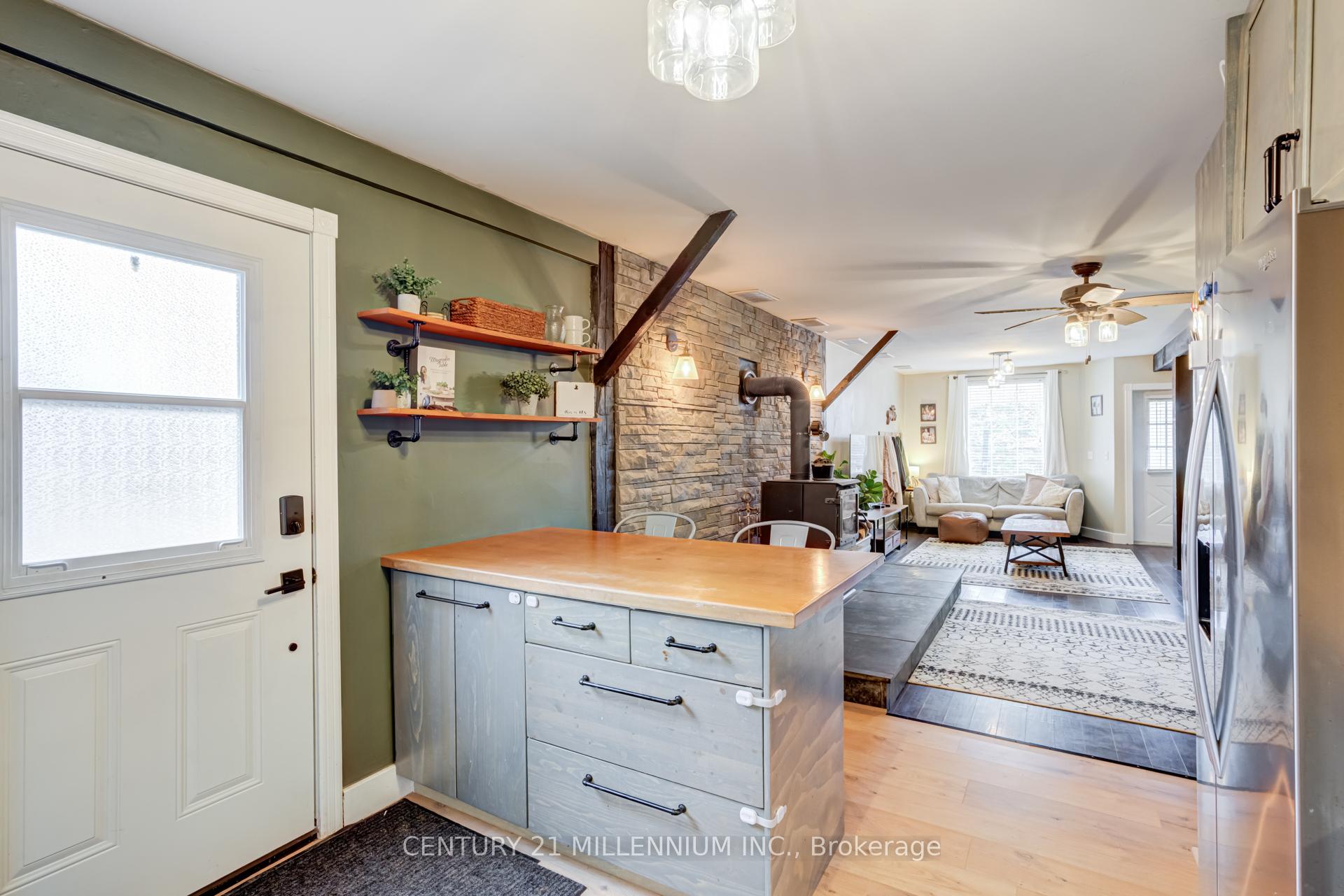 Photo 10 of 25 Mill Street, Amaranth, Rural Amaranth — HOMEH
