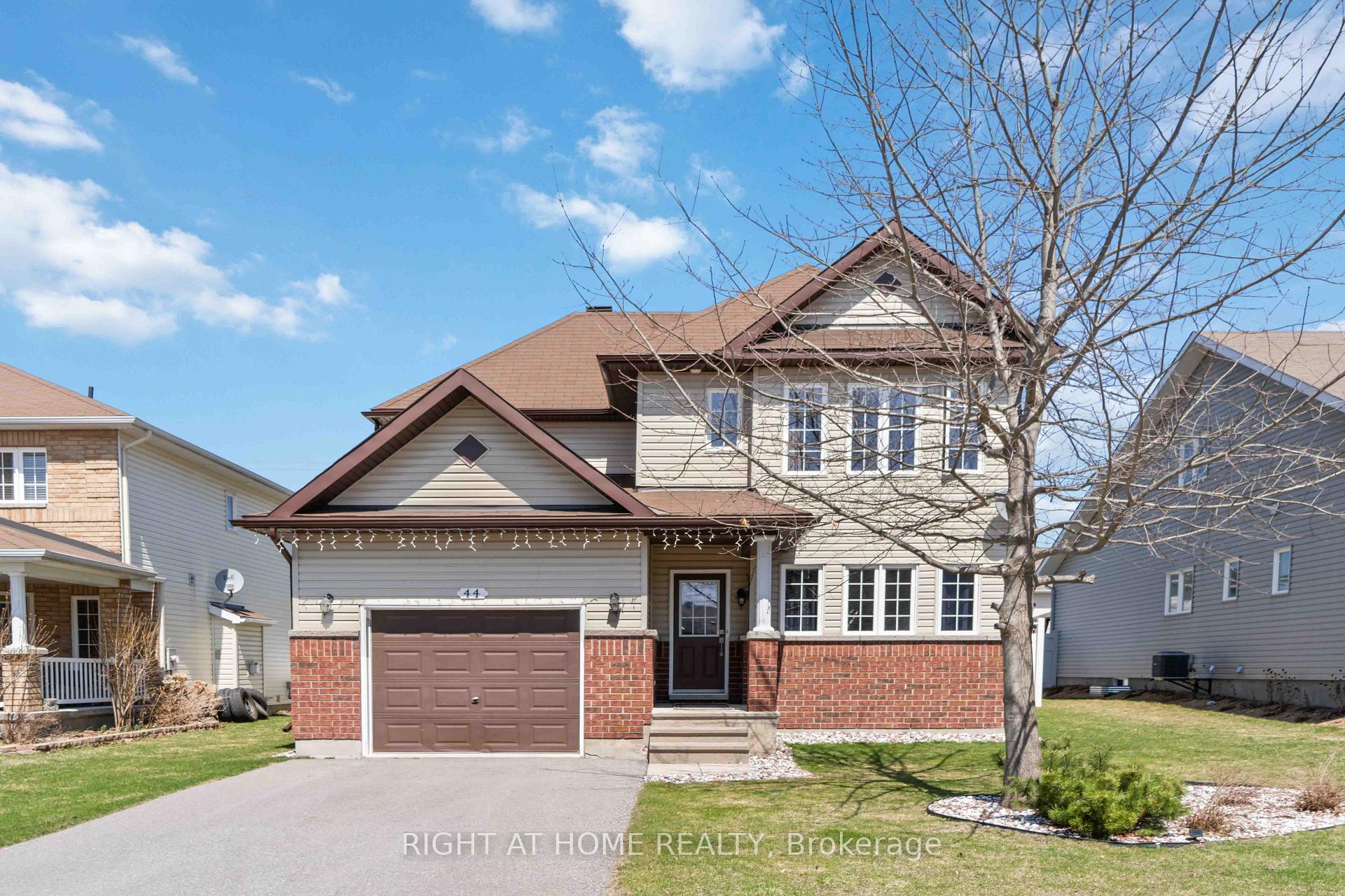 Photo 1 of 44 Moe Robillard Street, Arnprior — HOMEH