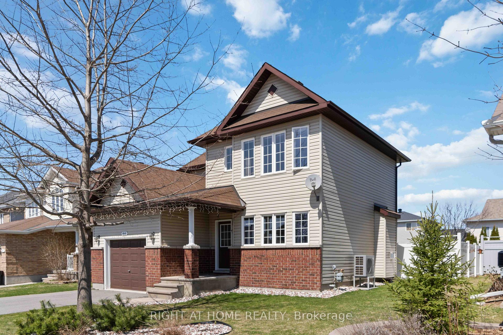 Photo 2 of 44 Moe Robillard Street, Arnprior — HOMEH