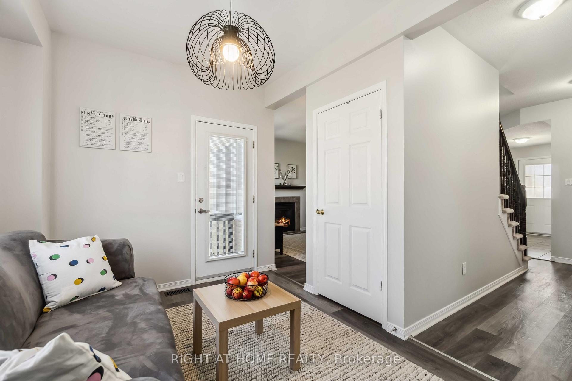 Photo 8 of 44 Moe Robillard Street, Arnprior — HOMEH