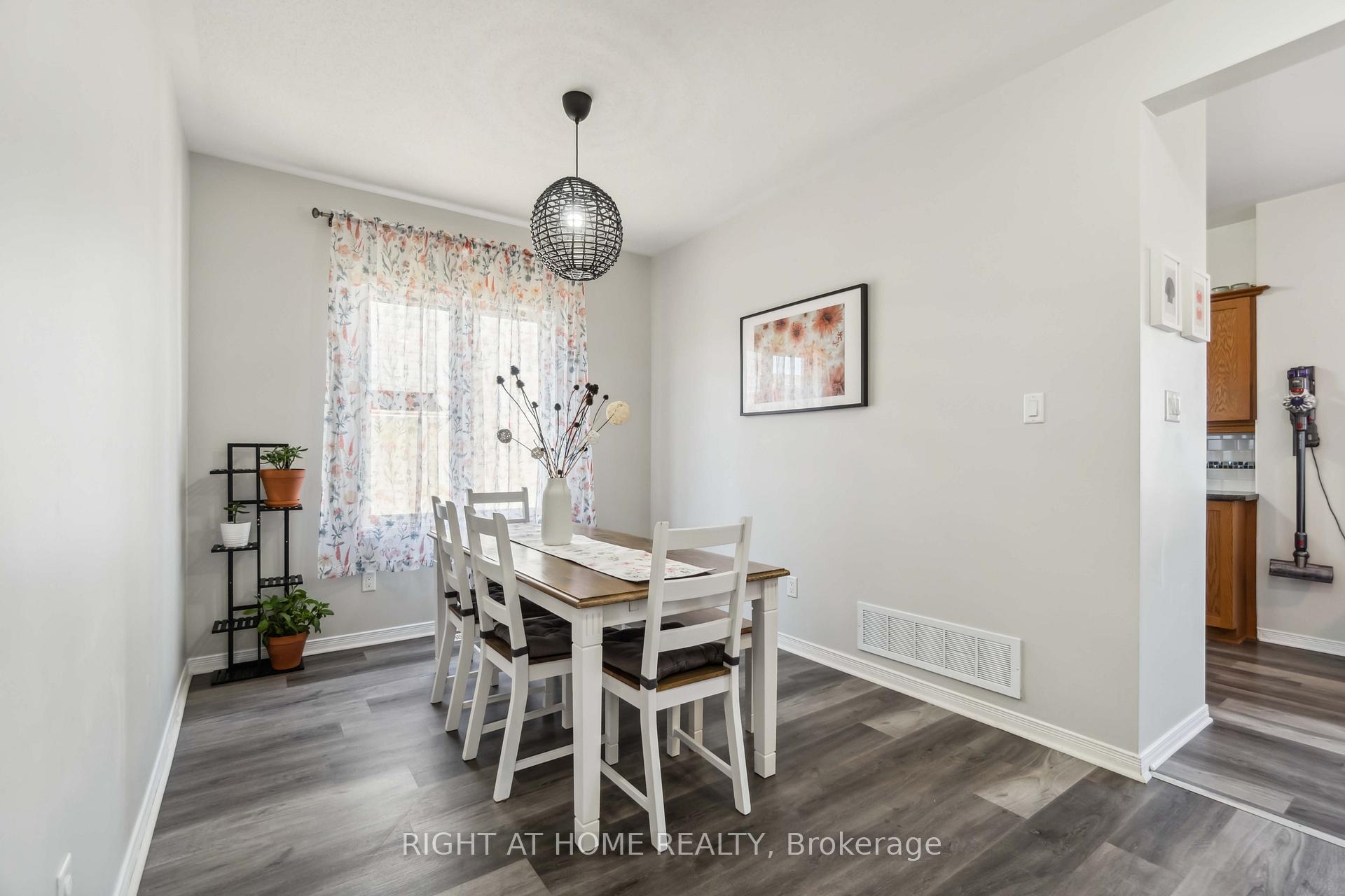 Photo 15 of 44 Moe Robillard Street, Arnprior — HOMEH