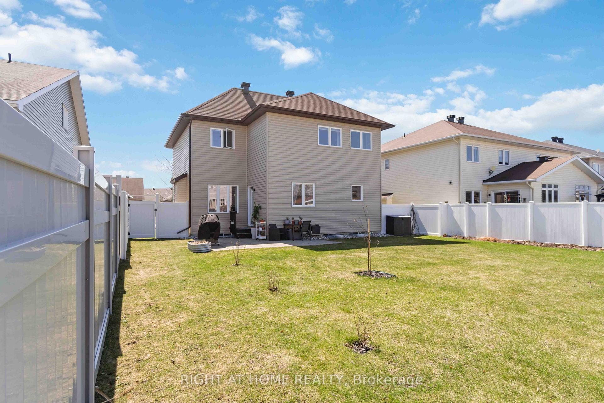 Photo 30 of 44 Moe Robillard Street, Arnprior — HOMEH