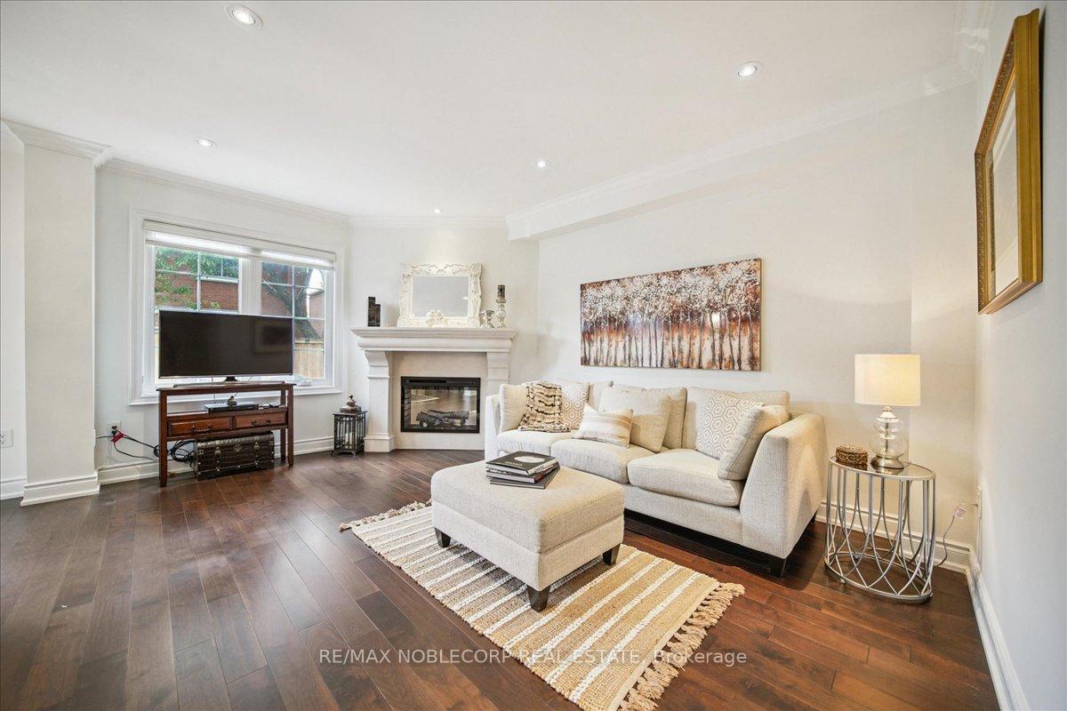 Photo 7 of 31 Mountfield Crescent, Vaughan, Brownridge — HOMEH