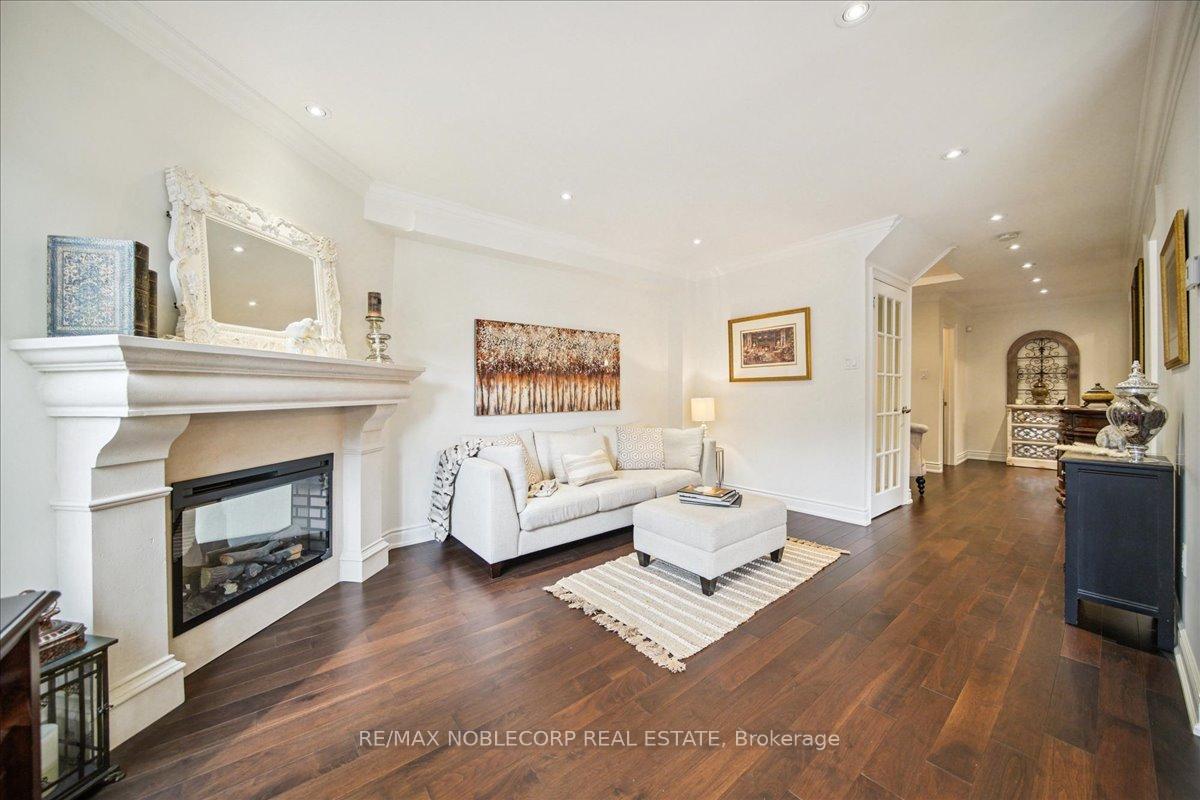 Photo 8 of 31 Mountfield Crescent, Vaughan, Brownridge — HOMEH