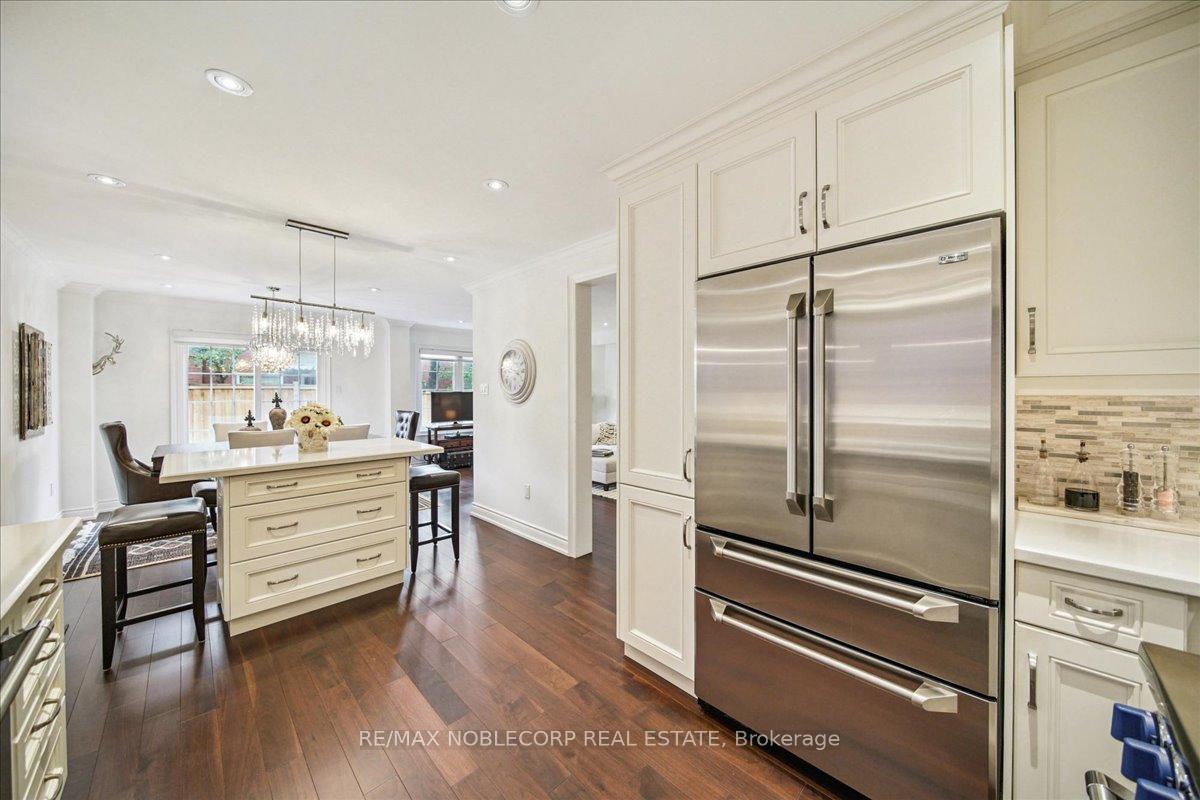 Photo 15 of 31 Mountfield Crescent, Vaughan, Brownridge — HOMEH