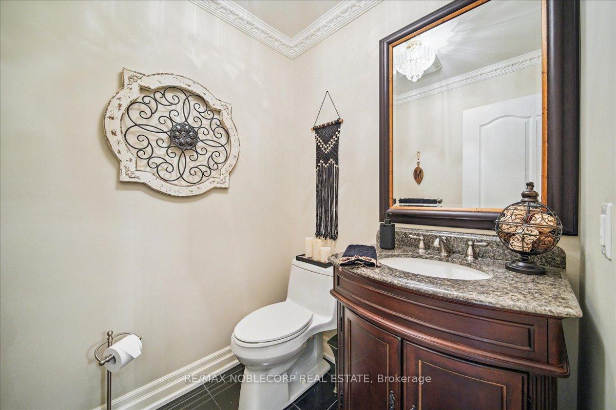 Photo 16 of 31 Mountfield Crescent, Vaughan, Brownridge — HOMEH