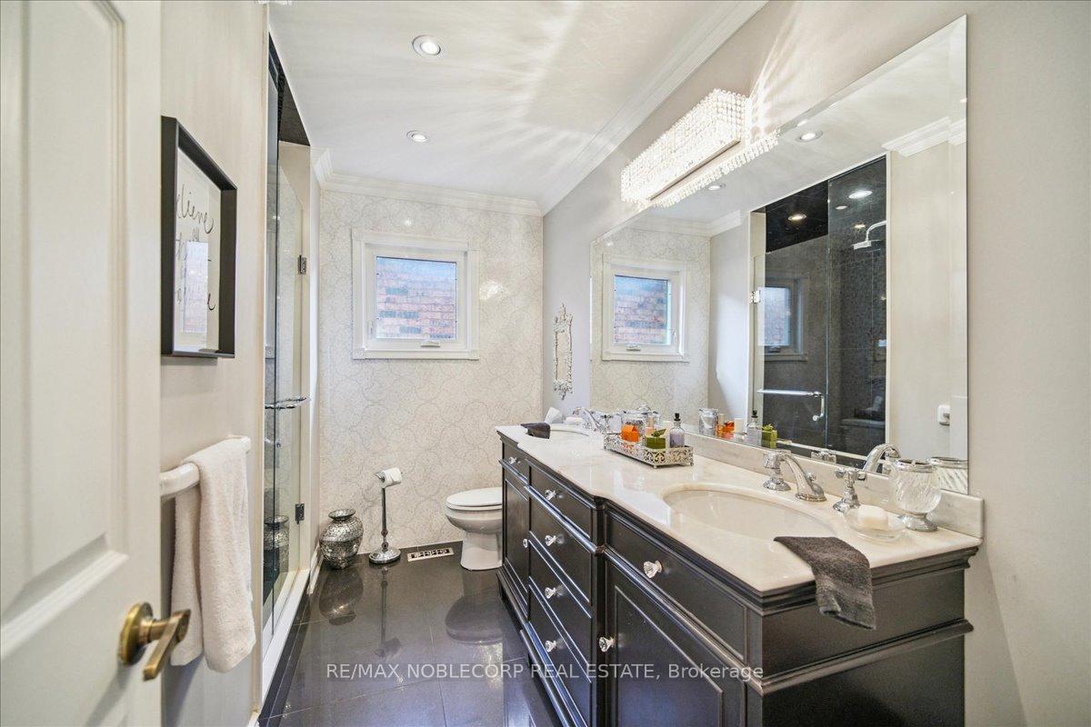 Photo 21 of 31 Mountfield Crescent, Vaughan, Brownridge — HOMEH